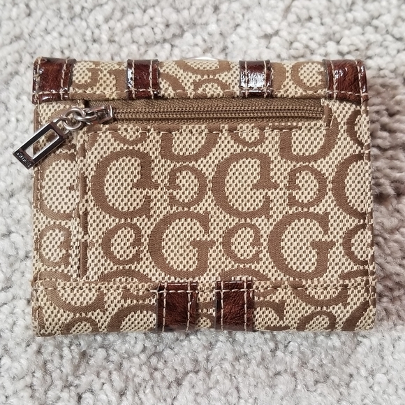 Guess Mini Wallet - Picture 2 of 5
